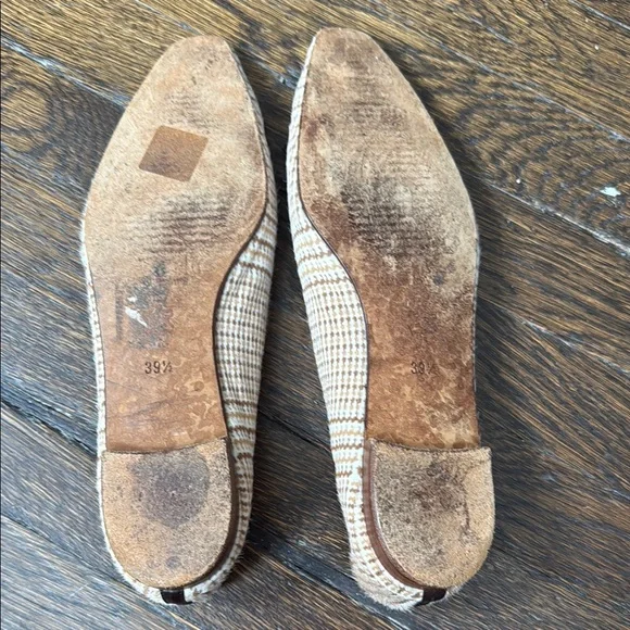 For trade for $3 with juliafromiowa -Manolo Blahnik Brown and Cream Flats - Picture 6 of 7